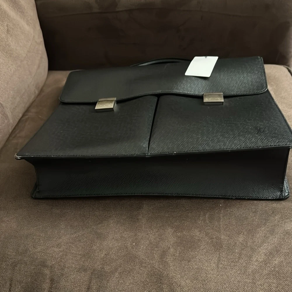 -* Louis Vuitton Black Taiga Khazan Black